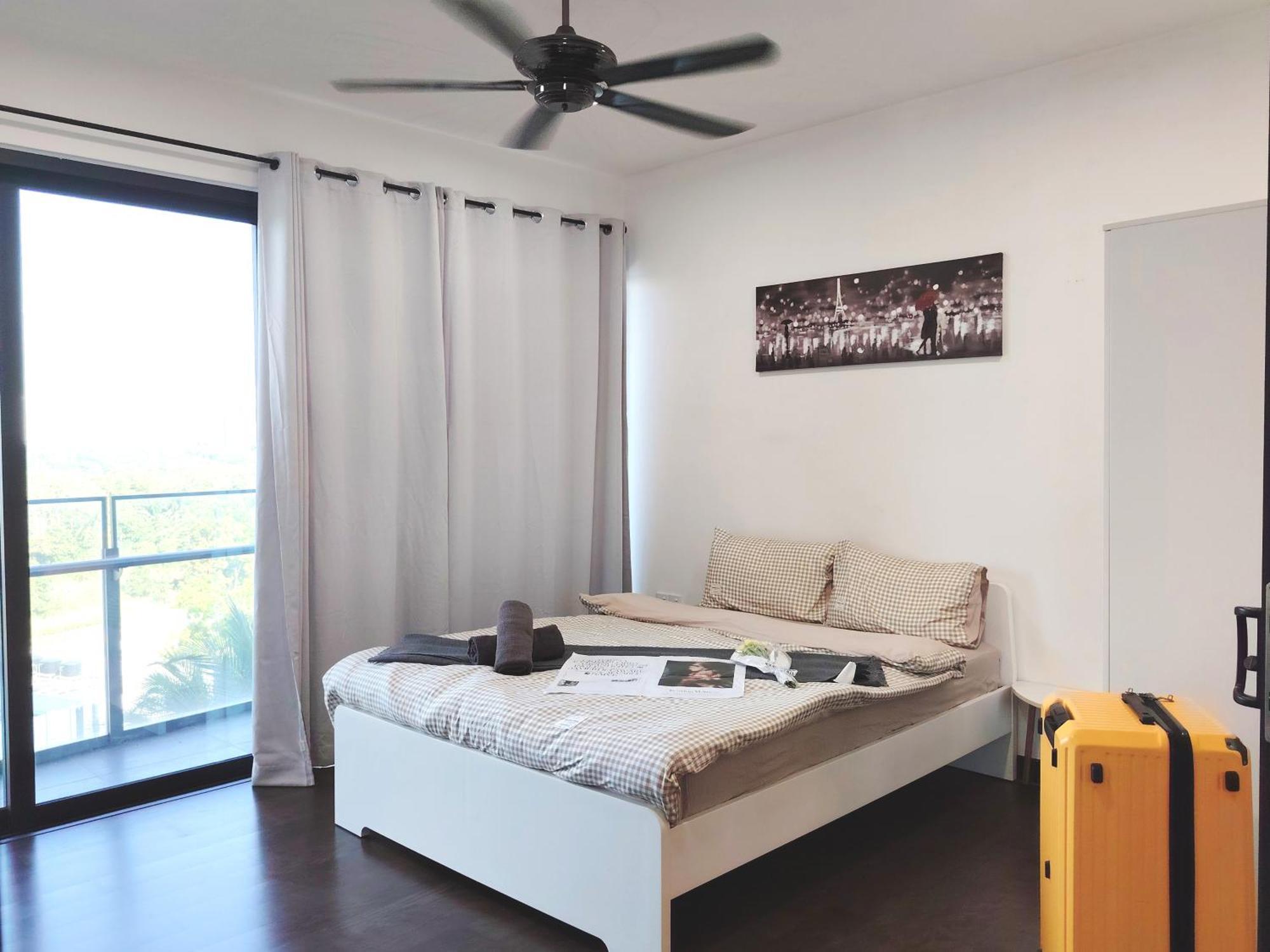 Almas Suites Poolview Netflix 100Mbps Bystay Nusajaya  Exterior foto